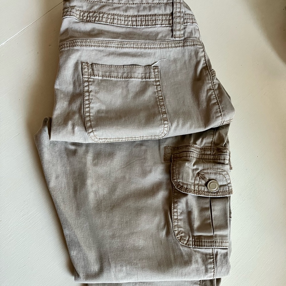 Capris pants - Picture 5 of 5